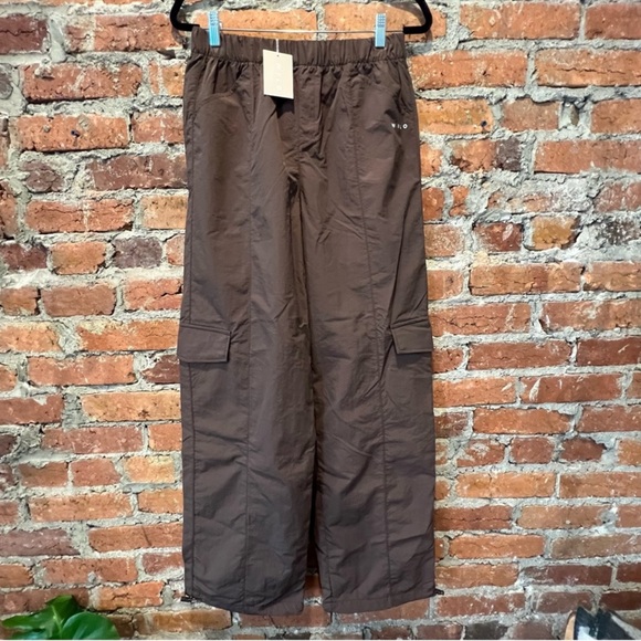 Wilo The Label Cargo Pants NWOT medium - Picture 1 of 7